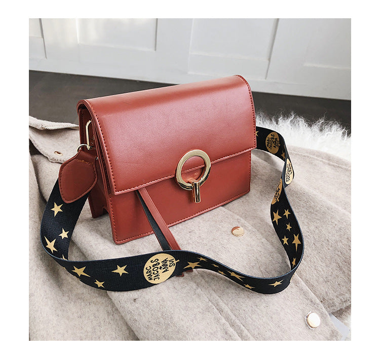 Fashionable Women's Shoulder Bag - Winter 2018 Trend