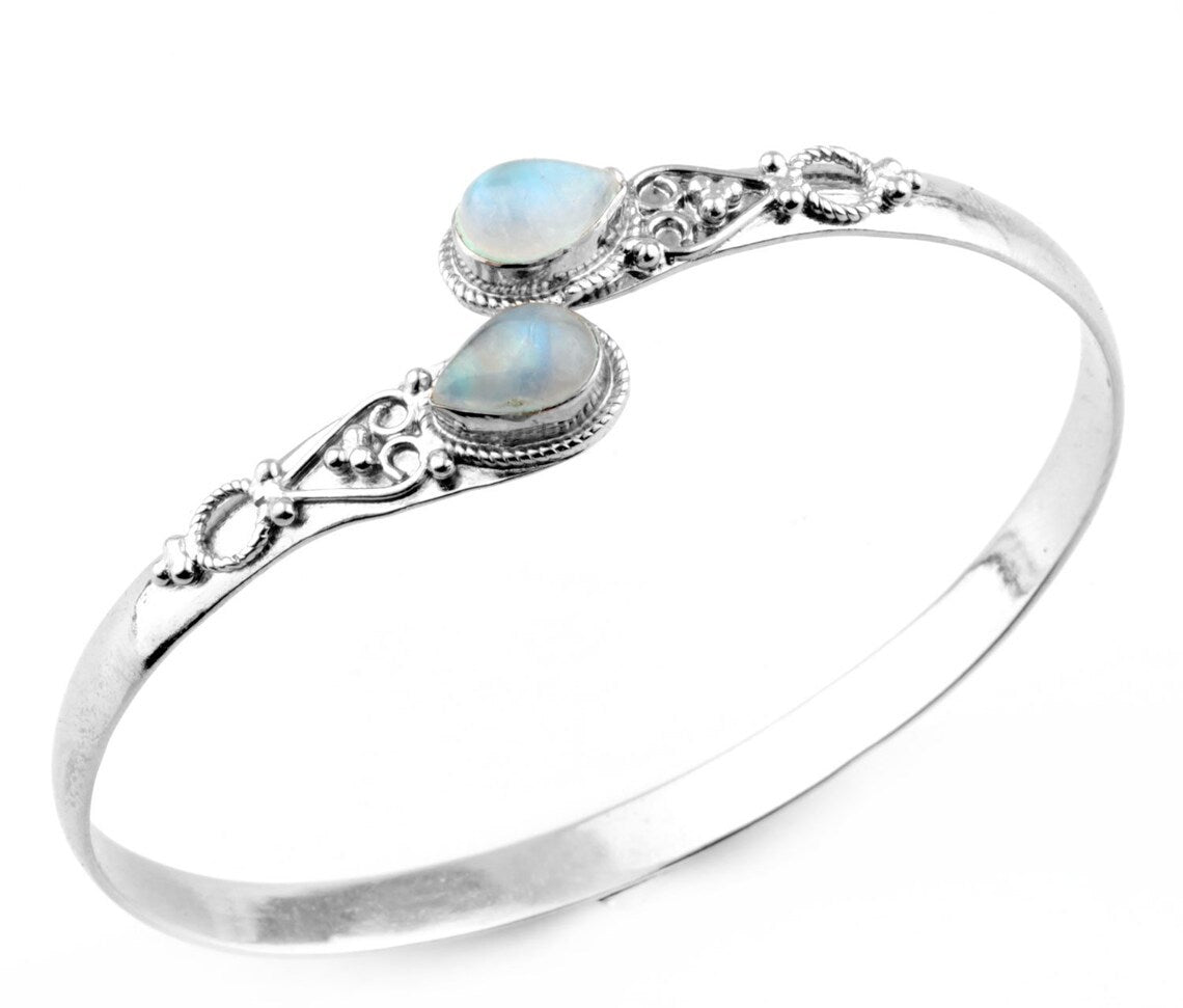 Retro Fashion Bracelet for Women - European & American Style