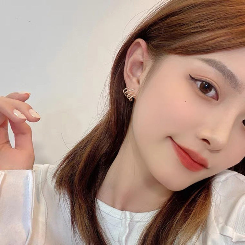 Women's Diamond Four-Claw Earrings for Daily & Party Use