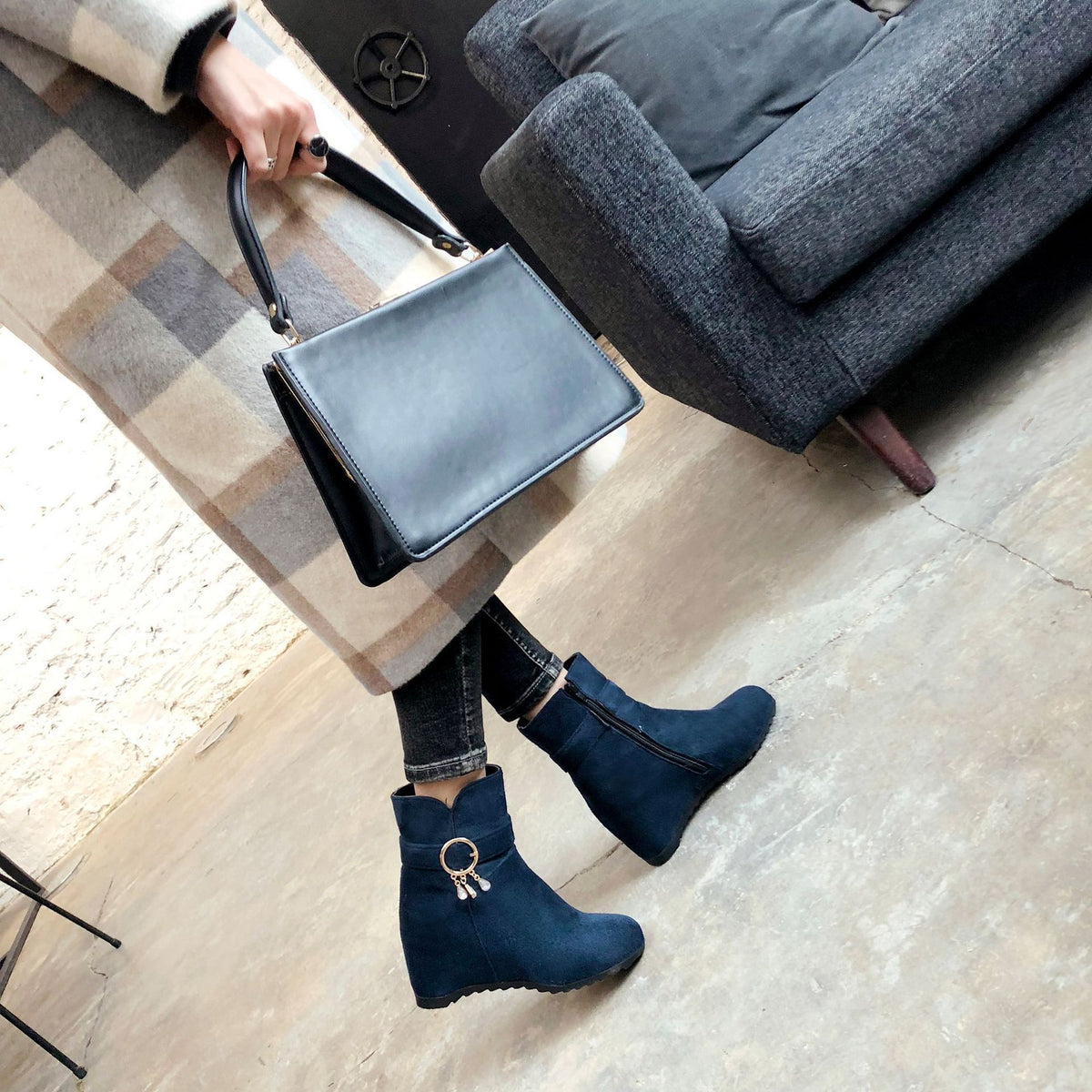 Trendy Winter Short Ankle Boots with Tassels for Women