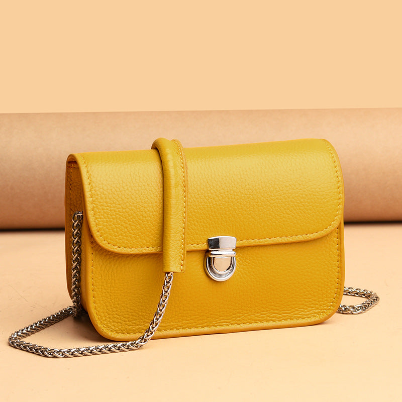 Fashionable Small Square Bag in Genuine Leather