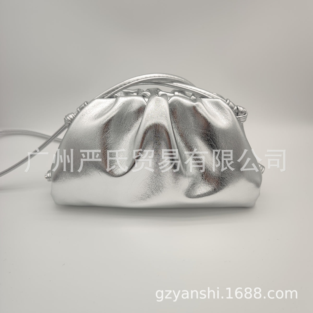 2022 New Cloud Bag Cross-border Women's Bag Pleated Dumpling Bag Autumn and Winter Fashion Shoulder Crossbody Bag Handbag Women's Bag