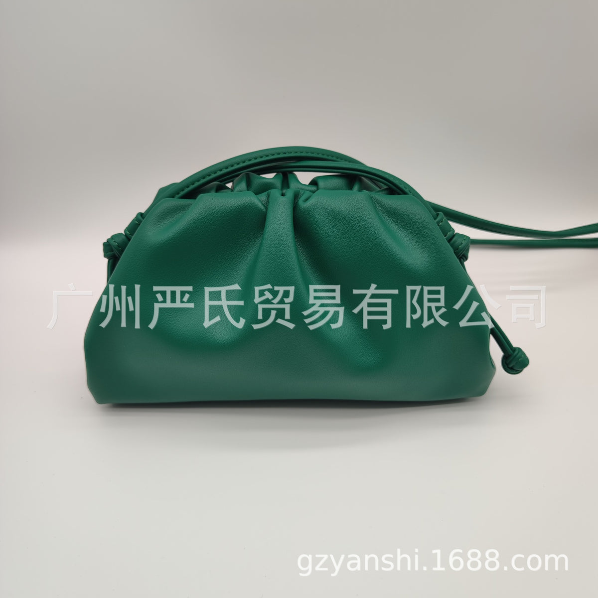 2022 New Cloud Bag Cross-border Women's Bag Pleated Dumpling Bag Autumn and Winter Fashion Shoulder Crossbody Bag Handbag Women's Bag