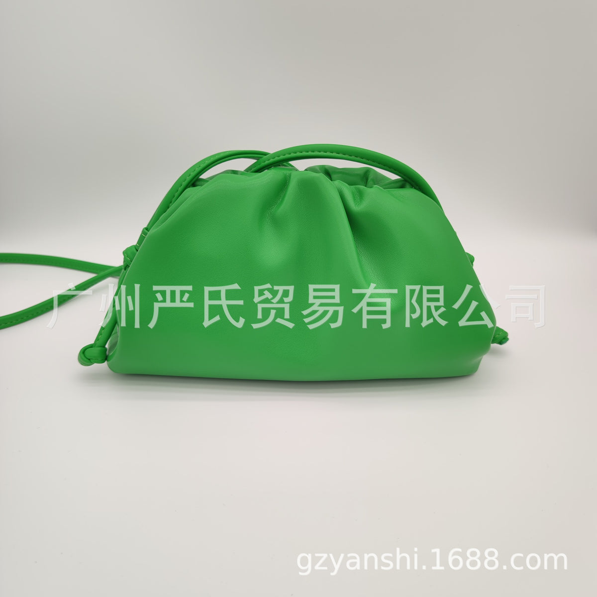 2022 New Cloud Bag Cross-border Women's Bag Pleated Dumpling Bag Autumn and Winter Fashion Shoulder Crossbody Bag Handbag Women's Bag