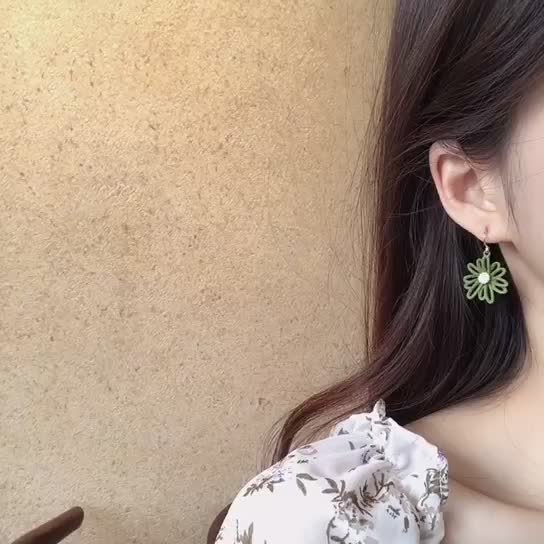 Asymmetrical Daisy Earrings