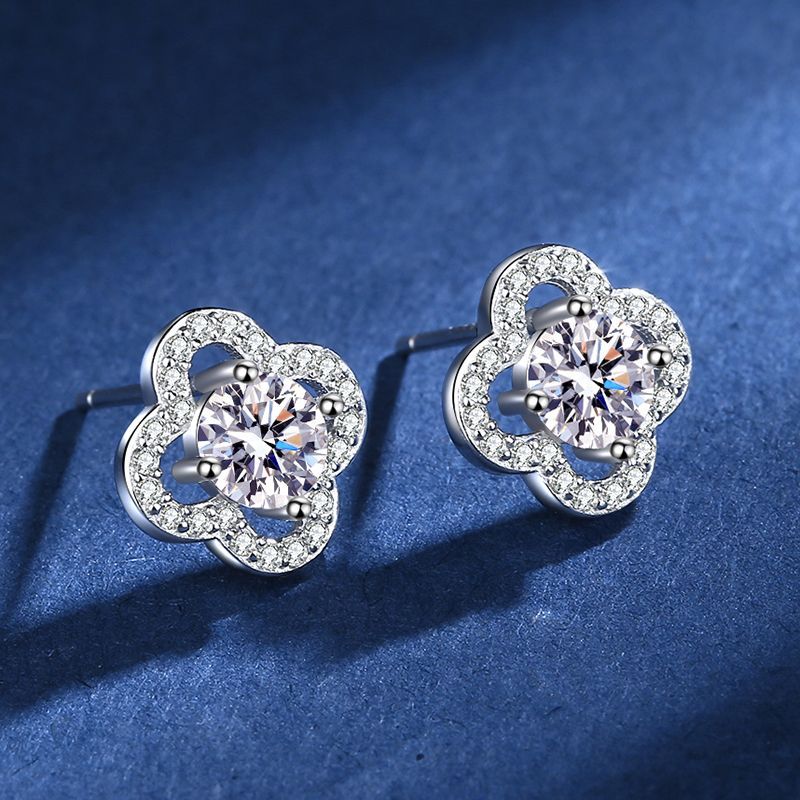 S925 Silver Moissanite Clover Stud Earrings for Women