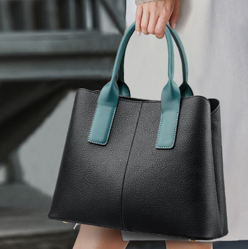 Luxurious Genuine Leather Women's Crossbody Bag (One Piece)