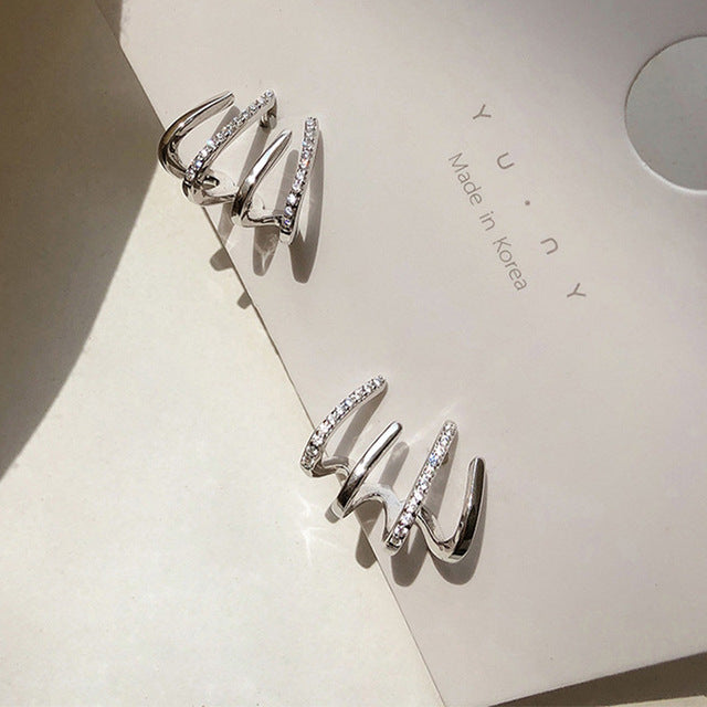 Women's Diamond Four-Claw Earrings for Daily & Party Use