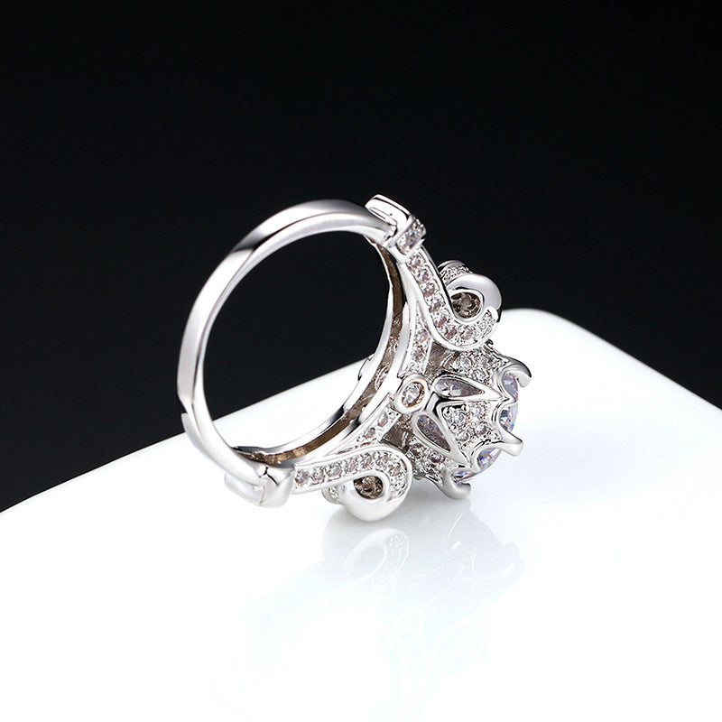 Fashionable Luxury Women's Ring with AAA Zirconia