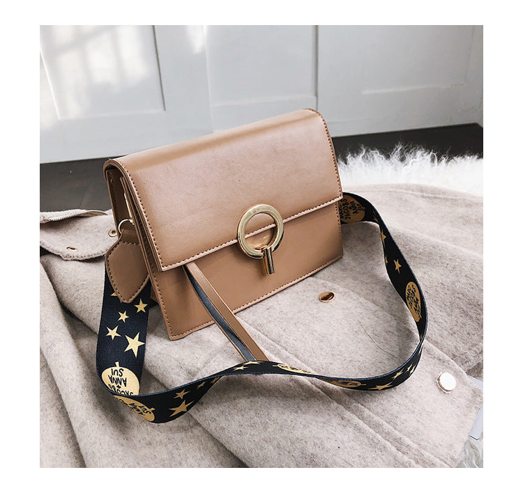 Fashionable Women's Shoulder Bag - Winter 2018 Trend