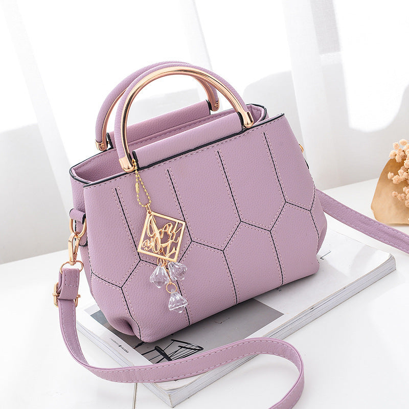Fashionable Women's Embroidered Shoulder Bag 2023