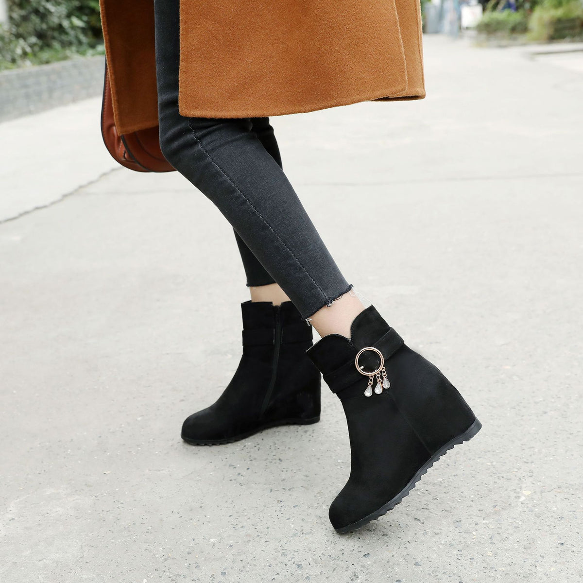 Trendy Winter Short Ankle Boots with Tassels for Women