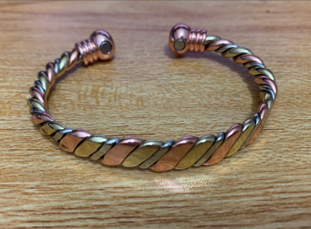 Women's Adjustable Copper Healing Bracelet in Rose Gold