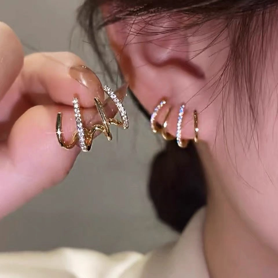 Women's Diamond Four-Claw Earrings for Daily & Party Use